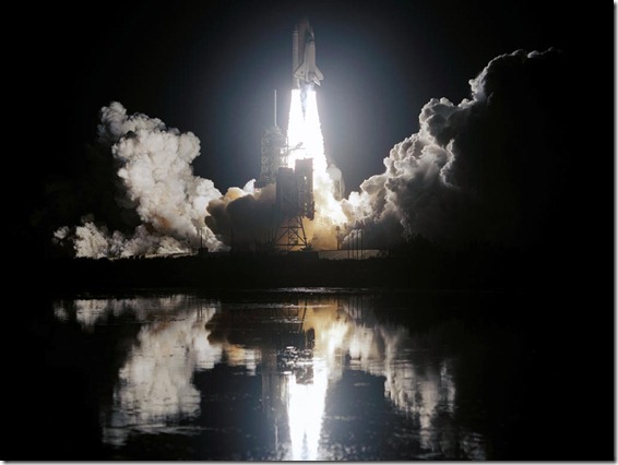 night_space_shuttle_launch